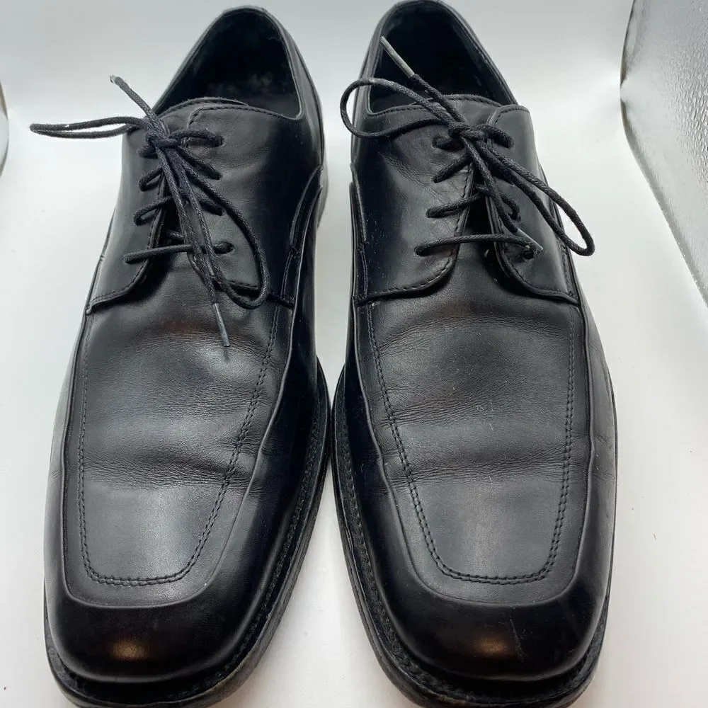 Johnston and Murphy Black lace Oxford